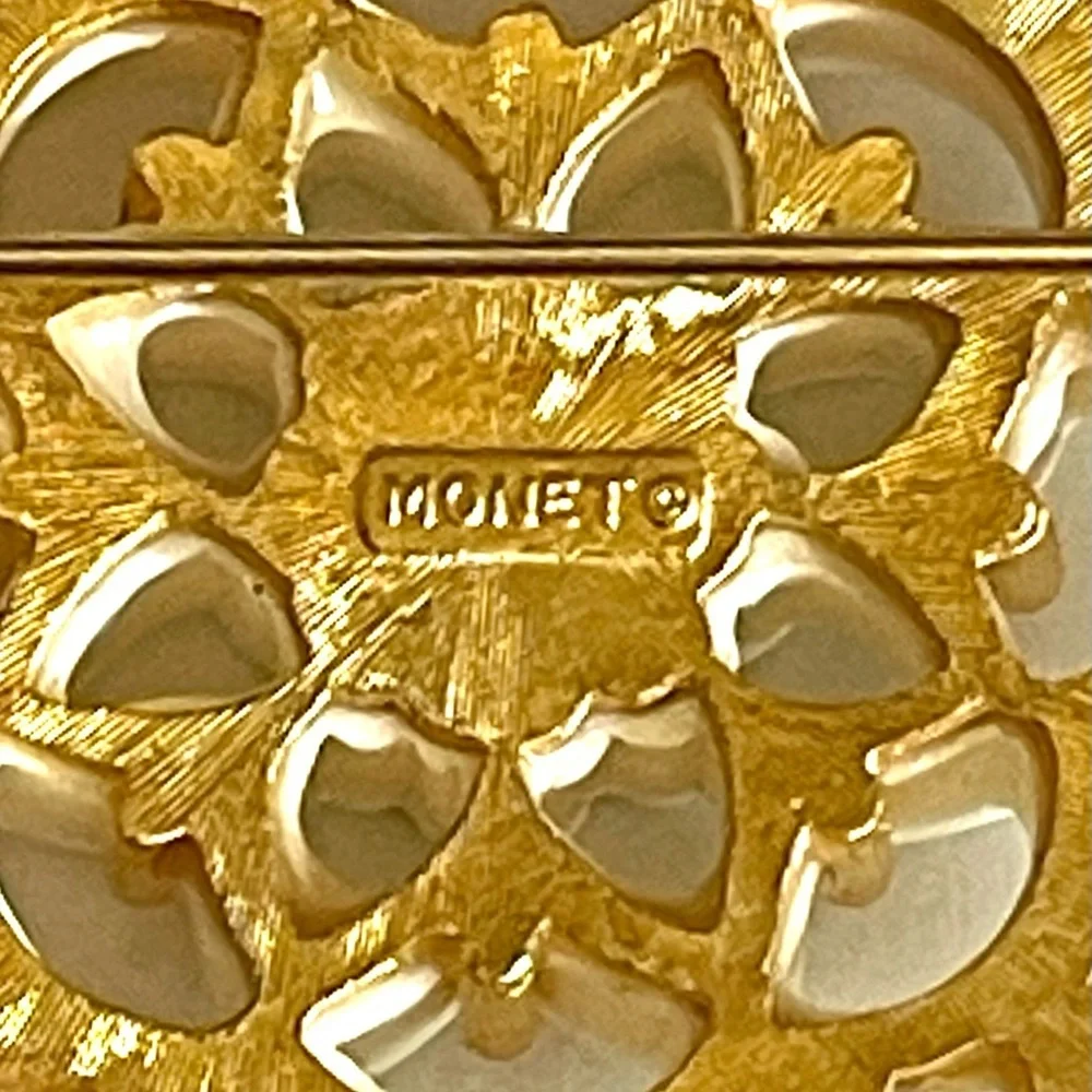 Monet Vintage White Acrylic Flower Brooch Pin Gold Tone Floral Mandala Chic 1980